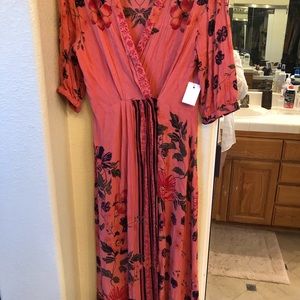 Wrinkle, tie-waist, deep RUST color, dressy print; perfect for Thanksgiving/Fall